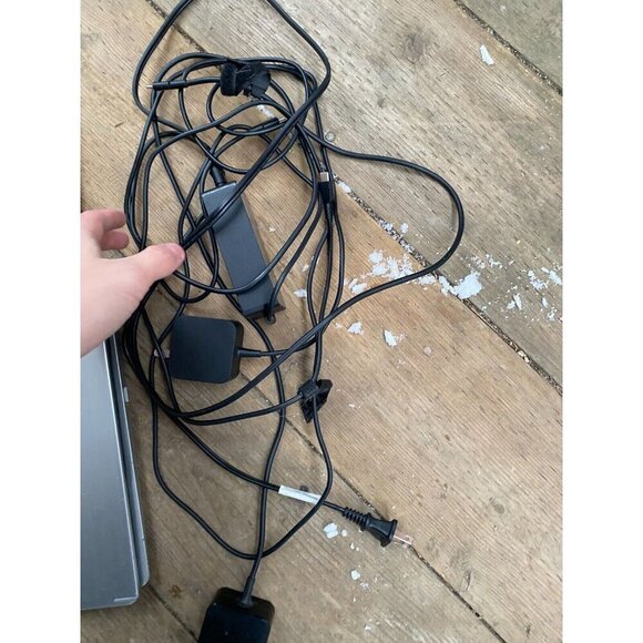 BROKEN LAPTOP LOT - ASUS Chromebook C302C & Acer Aspire - With 3 Untested Cords - Picture 8 of 12